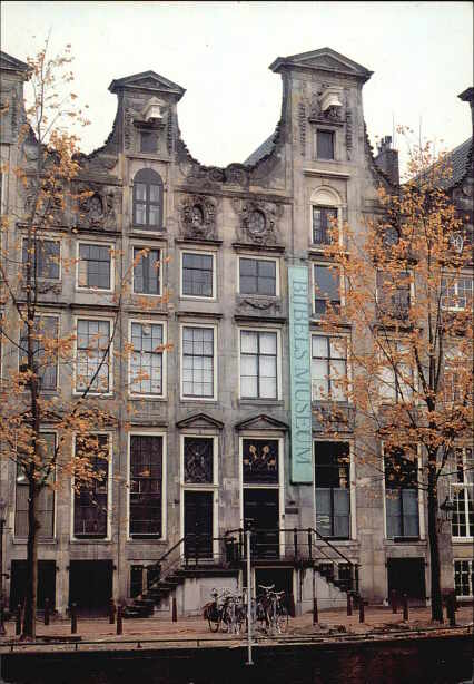Herengracht 366-368 Amsterdam. In deze panden gebouwd in 1662 door Philip Vingboons, is sinds 1975 het Bijbels Museum Amsterdam  gevestigd