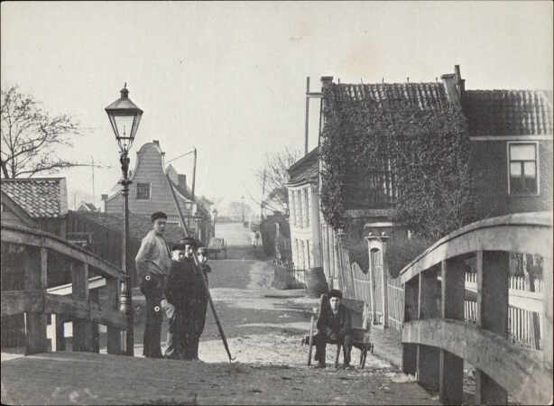 Foto Gemeente Archief 103. Tuinpad Bellamystraat 1895